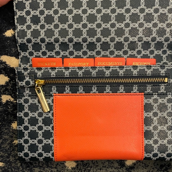 Ivanka Trump travel organizer - Picture 3 of 4